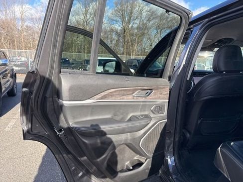 Certified 2022 Jeep Grand Cherokee Limited w/ Luxury Tech Group II image 34