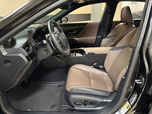 Used 2024 Lexus ES 250 w/ Premium Package AWD/4WD image 8