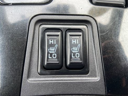 Used 2017 Mitsubishi Outlander SEL image 27