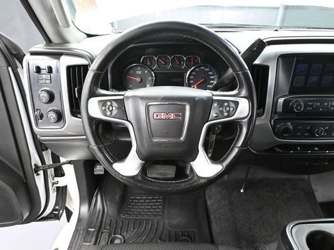 Used 2018 GMC Sierra 2500 SLE image 28