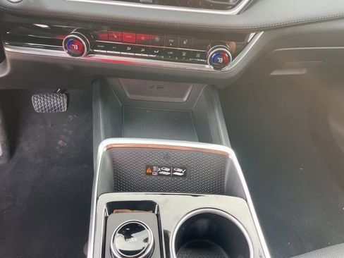 New 2026 Chevrolet Equinox LT w/ Convenience Package II image 29