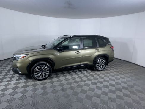 Certified 2025 Subaru Forester Touring w/ Touring Package AWD/4WD image 4