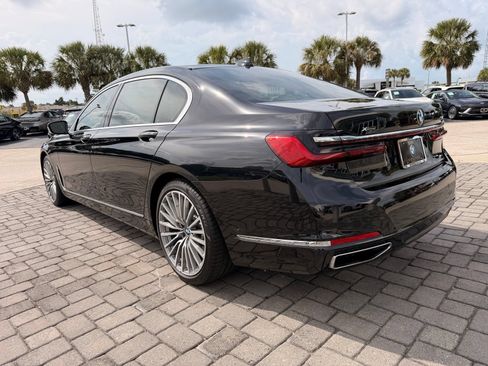 Used 2022 BMW 750i xDrive w/ Executive Package AWD/4WD image 11