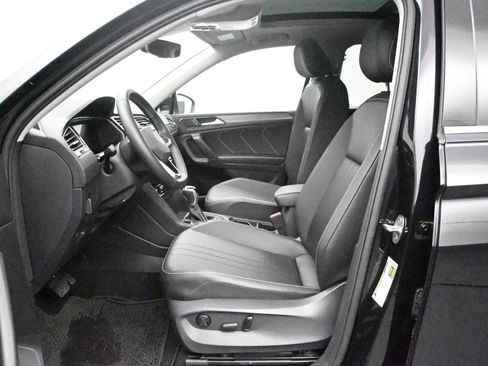 Used 2023 Volkswagen Tiguan SE w/ Panoramic Sunroof Package AWD/4WD image 7