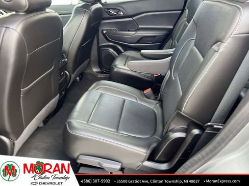 Used 2023 GMC Acadia SLT image 13