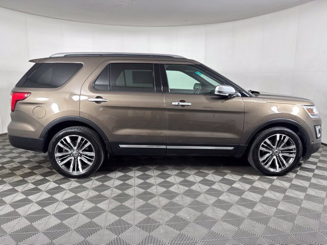 Used 2016 Ford Explorer Platinum AWD/4WD image 2