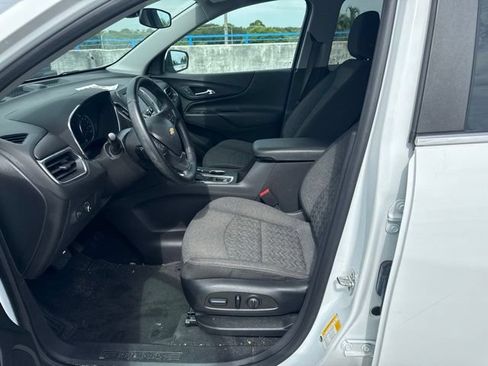 Used 2024 Chevrolet Equinox LT FWD image 2