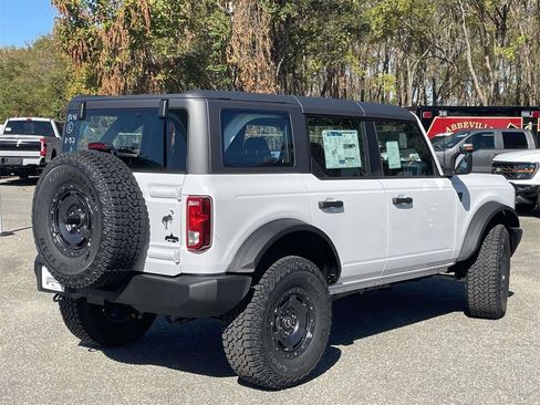 New 2025 Ford Bronco 4-Door w/ Sasquatch Package image 3