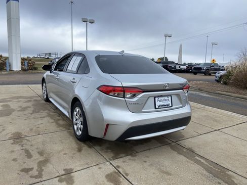 Used 2020 Toyota Corolla LE image 8