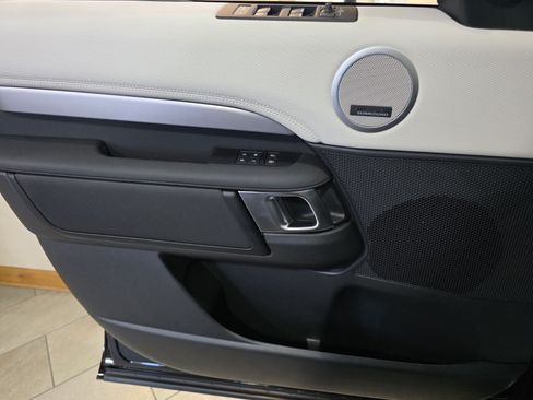 New 2026 Land Rover Discovery Dynamic SE AWD/4WD image 19