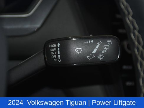 Used 2024 Volkswagen Tiguan SE AWD/4WD image 13