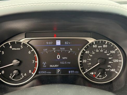 Used 2023 Nissan Altima 2.5 SV w/ SV Premium Package FWD image 24