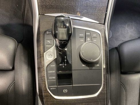 Used 2019 BMW 330i xDrive Sedan w/ Convenience Package AWD/4WD image 17