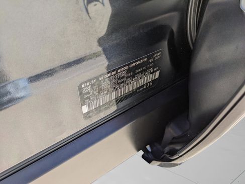 Used 2024 Mitsubishi Outlander SE image 42