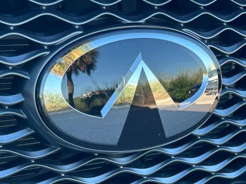 Used 2023 INFINITI QX50 Luxe image 38