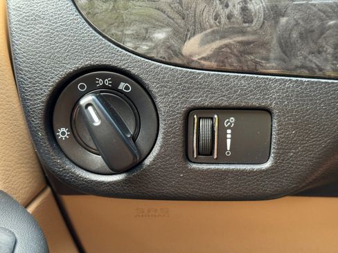 Used 2015 Dodge Grand Caravan American Value Package w/ UConnect Hands-Free Group FWD image 16