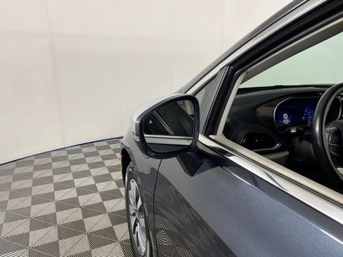 Used 2021 Chrysler Pacifica Limited FWD image 14