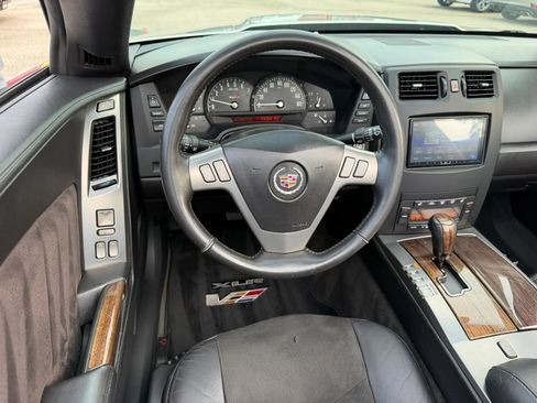 Used 2007 Cadillac XLR V RWD image 26