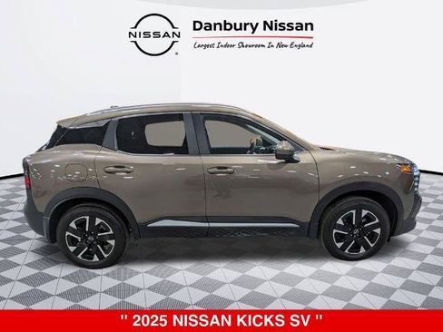 Certified 2025 Nissan Kicks SV w/ SV Premium Package AWD/4WD image 2
