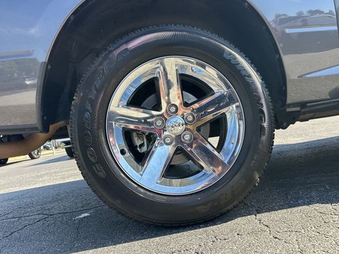 Used 2017 RAM 1500 Express RWD image 18