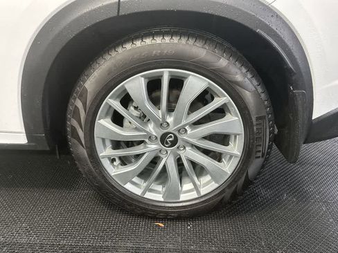 Used 2023 INFINITI QX50 Luxe AWD/4WD image 11