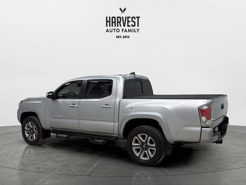 Used 2018 Toyota Tacoma Limited AWD/4WD image 3