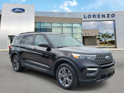Used 2023 Ford Explorer XLT w/ Equipment Group 202A RWD image 3