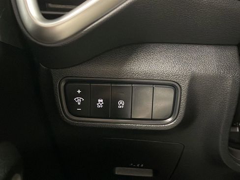Used 2025 Kia Soul LX w/ LX Technology Package FWD image 13