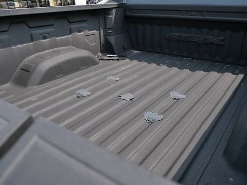 Used 2024 GMC Sierra 2500 AT4X AWD/4WD image 9