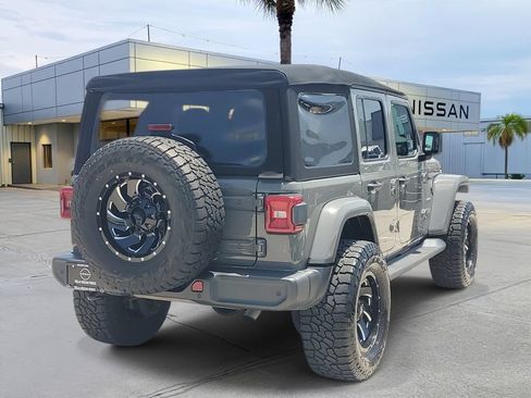 Used 2020 Jeep Wrangler Unlimited Sahara w/ Dual Top Group AWD/4WD image 6