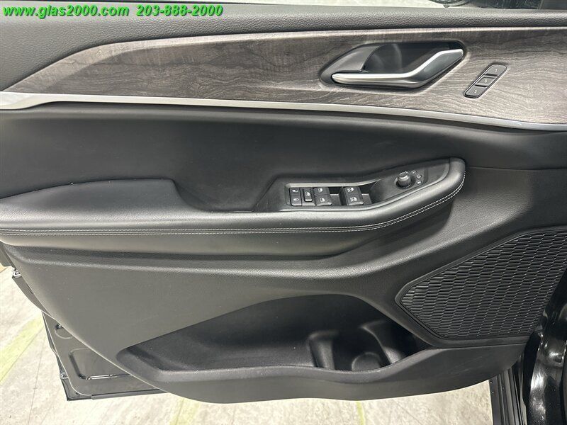 Used 2023 Jeep Grand Cherokee L Limited AWD/4WD image 21