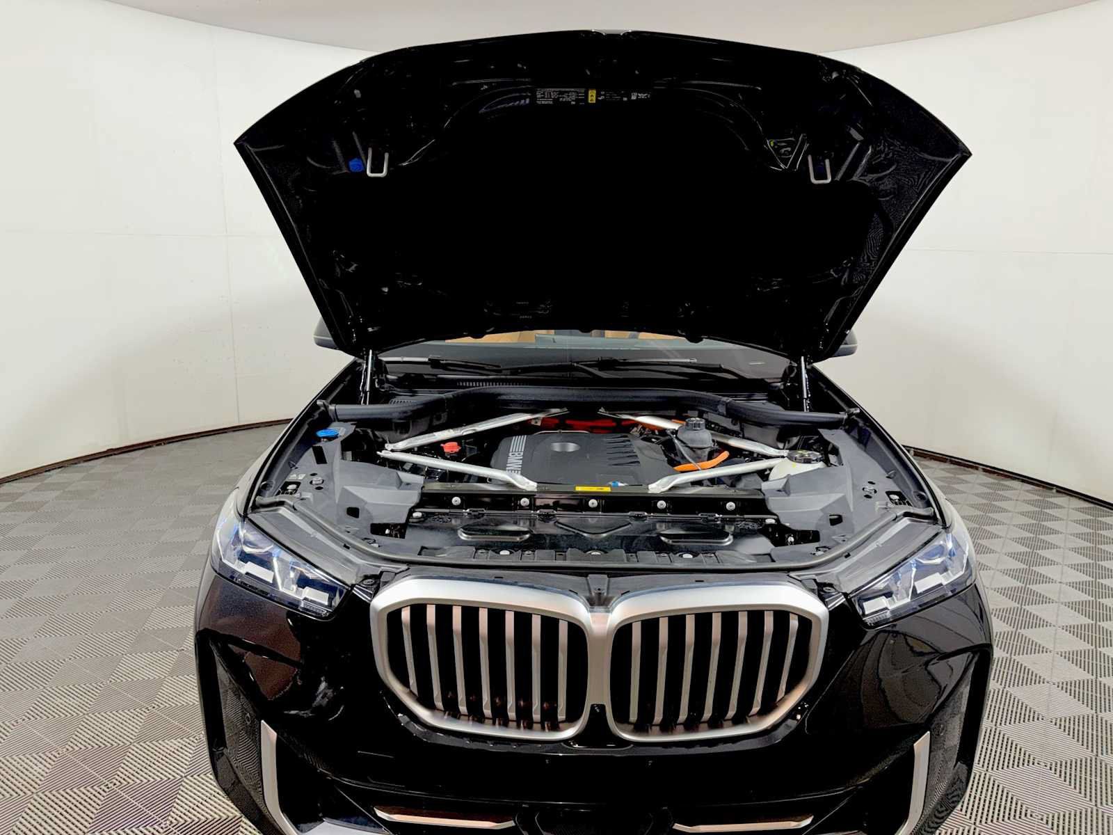 Used 2024 BMW X5 xDrive50e w/ Premium Package AWD/4WD image 31