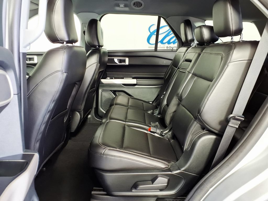 Used 2023 Ford Explorer XLT w/ Equipment Group 202A AWD/4WD image 8