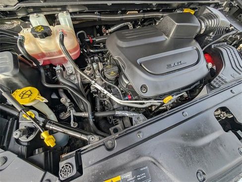 Used 2023 Chrysler Pacifica Limited image 66