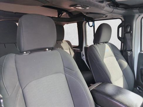 Used 2018 Jeep Wrangler Unlimited Sport S image 19