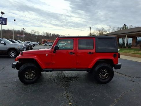 Used 2016 Jeep Wrangler Unlimited Sahara w/ Connectivity Group image 15