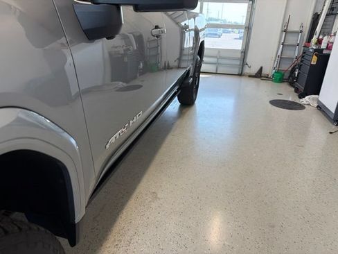 Used 2025 GMC Sierra 2500 AT4 w/ AT4 Premium Plus Package AWD/4WD image 7