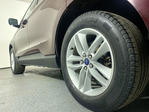 Used 2018 Ford Edge SEL w/ Equipment Group 201A image 3