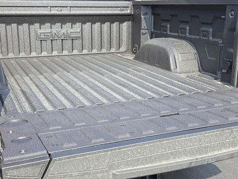 Used 2026 GMC Sierra 1500 Denali AWD/4WD image 9