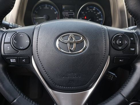 Certified 2018 Toyota RAV4 XLE FWD image 21