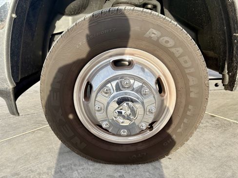 Used 2024 RAM 3500 Tradesman w/ Chrome Appearance Group image 9