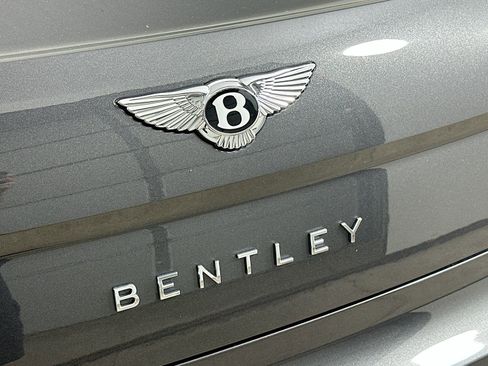Used 2022 Bentley Flying Spur V8 AWD/4WD image 42