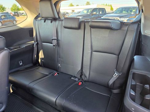 Used 2024 Toyota Grand Highlander AWD image 19