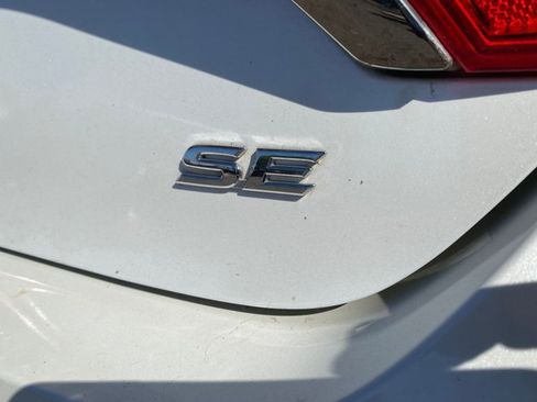 Used 2016 Toyota Camry SE FWD image 17