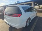 Used 2024 Chrysler Pacifica Touring-L FWD image 2