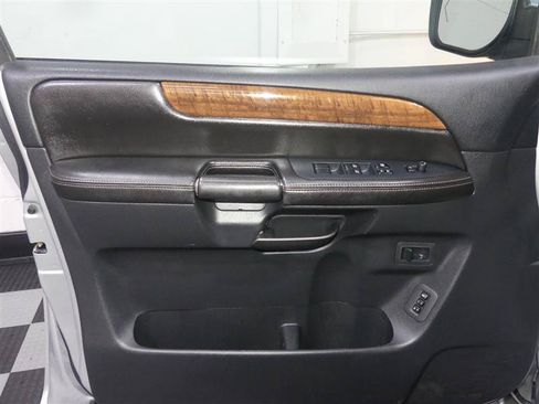 Used 2014 Nissan Armada Platinum w/ 2nd Row Captain Seat Package AWD/4WD image 15