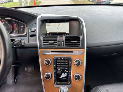 Used 2015 Volvo XC60 T6 w/ Proximity Package image 26