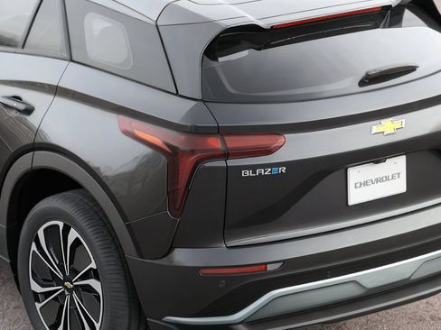 New 2026 Chevrolet Blazer EV LT w/ Midnight/Sport Edition FWD image 20