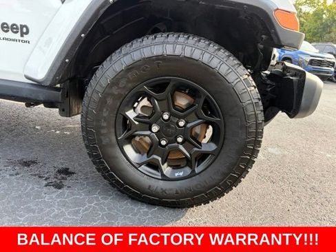 Used 2023 Jeep Gladiator Sport AWD/4WD image 8
