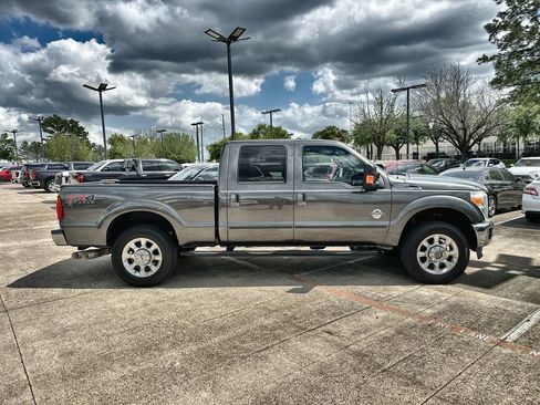 Used 2016 Ford F250 Lariat w/ Lariat Interior Package image 9